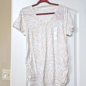 NWT maternity tshirt!!